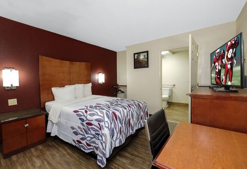 Отель Red Roof Inn Columbus, Ms