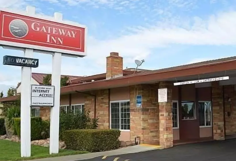 汽车旅馆  Gateway Inn Fairfield