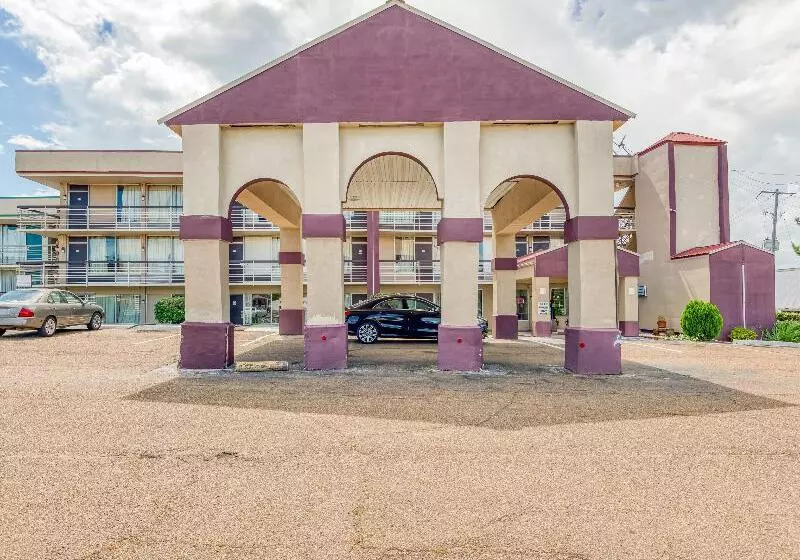 OYO Hotel Jackson North I-55