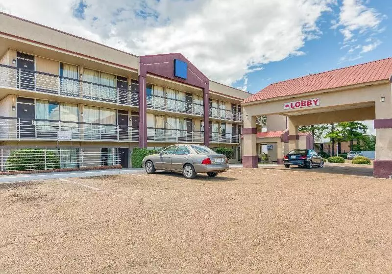 OYO Hotel Jackson North I-55