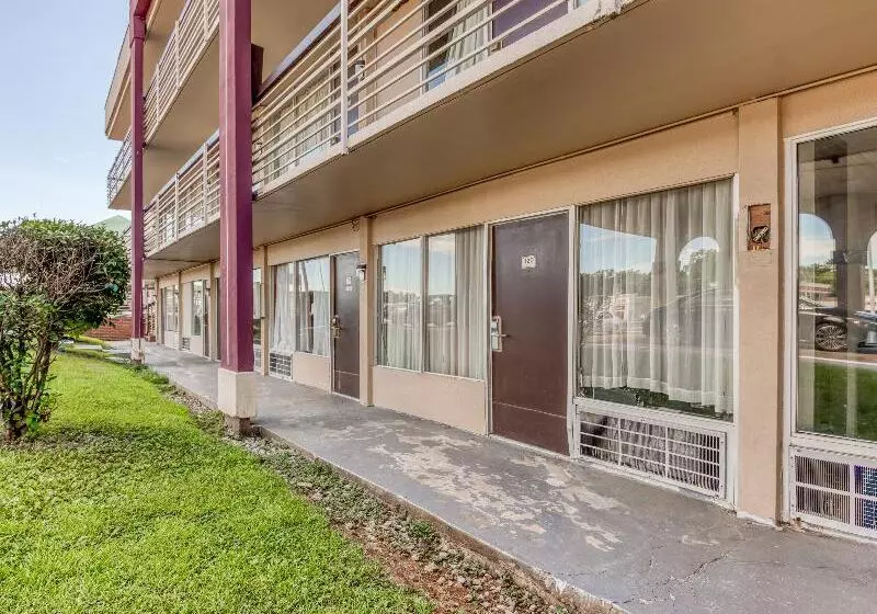 OYO Hotel Jackson North I-55