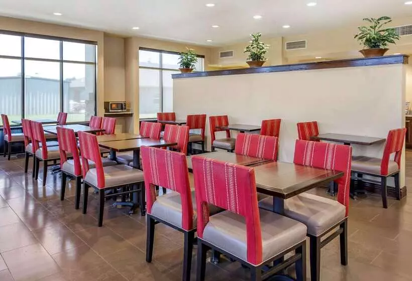 ホテル Comfort Suites Jonesboro University Area