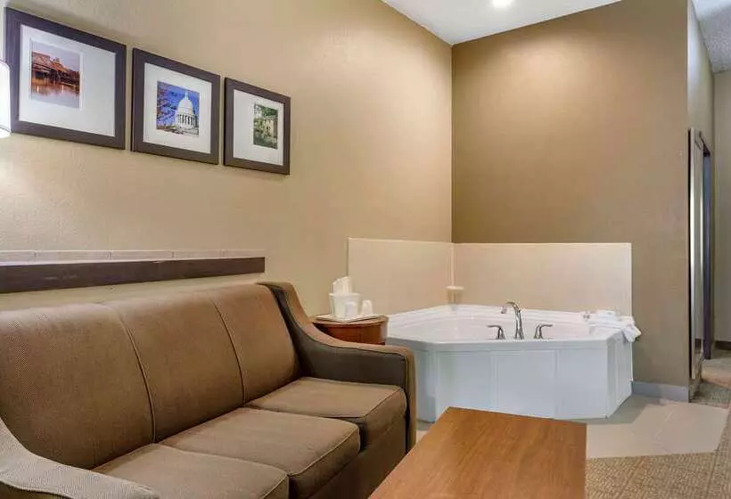 ホテル Comfort Suites Jonesboro University Area