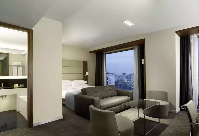 בית מלון כפרי Doubletree By Hilton Zagreb