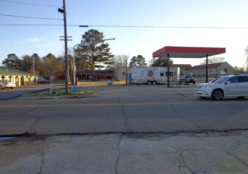 ホテル Economy Inn Express Warren