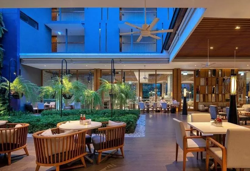 ホテル Holiday Inn Express Phuket Patong Beach Central, An Ihg