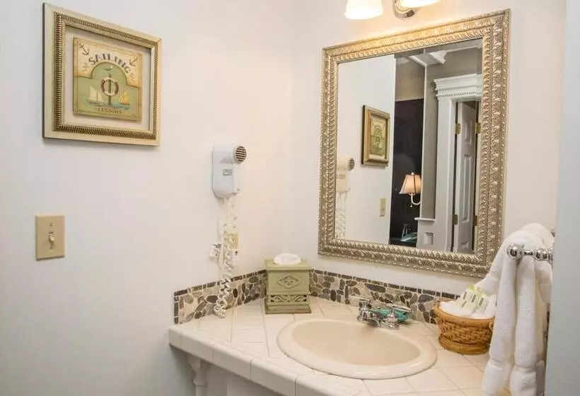 Hotel Island View Inn