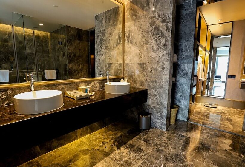 Отель Rhombus Park Aura Chengdu