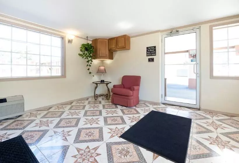 Отель Super 8 By Wyndham Greensburg