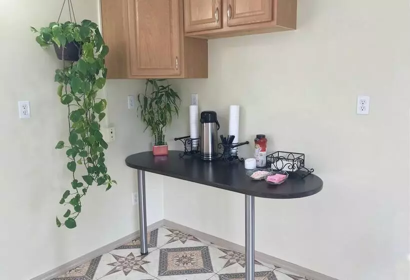 Отель Super 8 By Wyndham Greensburg