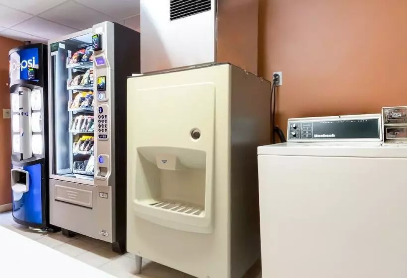 Отель Super 8 By Wyndham Greensburg