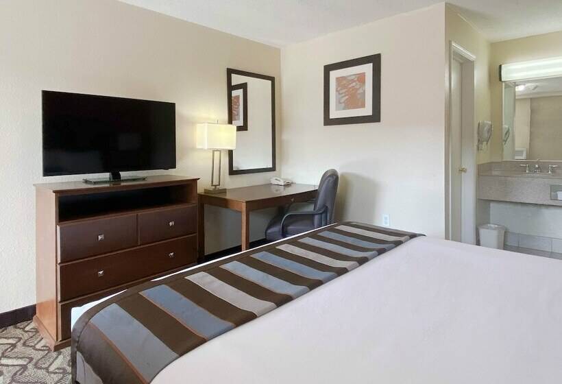 Отель Super 8 By Wyndham Greensburg