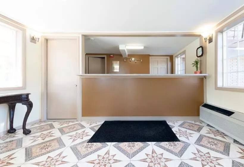 Отель Super 8 By Wyndham Greensburg