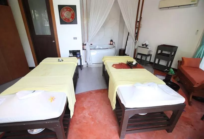 Mandarava Resort And Spa, Karon Beach