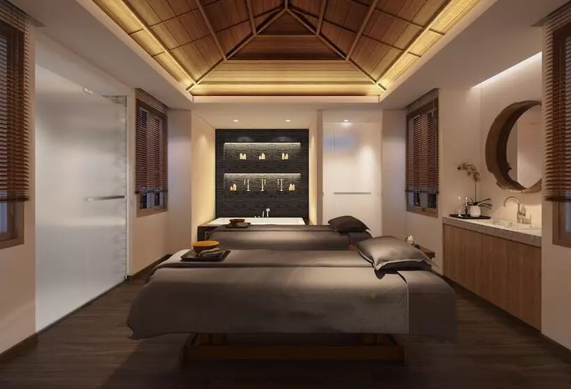 Mandarava Resort And Spa, Karon Beach