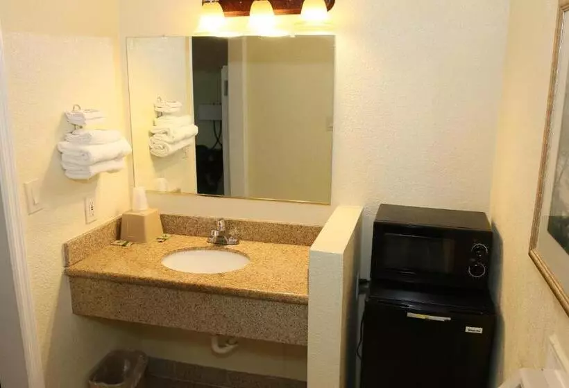 Motelli Town And Country Inn
