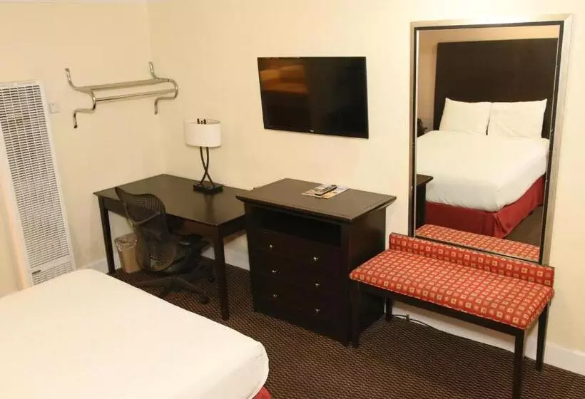 Motelli Town And Country Inn
