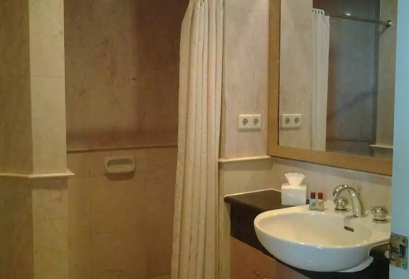 Batavia Hotel & Serviced Apartments Jakarta