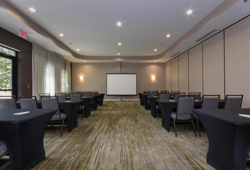 Отель Courtyard Charlotte Concord