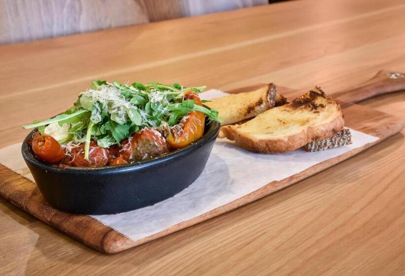 Отель Courtyard Charlotte Concord