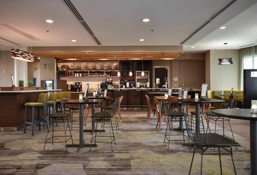 Отель Courtyard Charlotte Concord