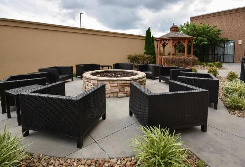 Отель Courtyard Charlotte Concord