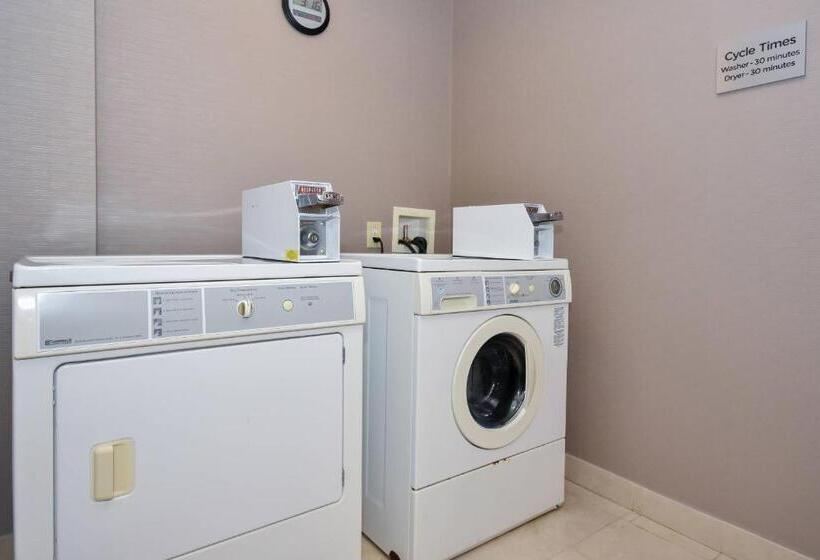 Отель Courtyard Charlotte Concord