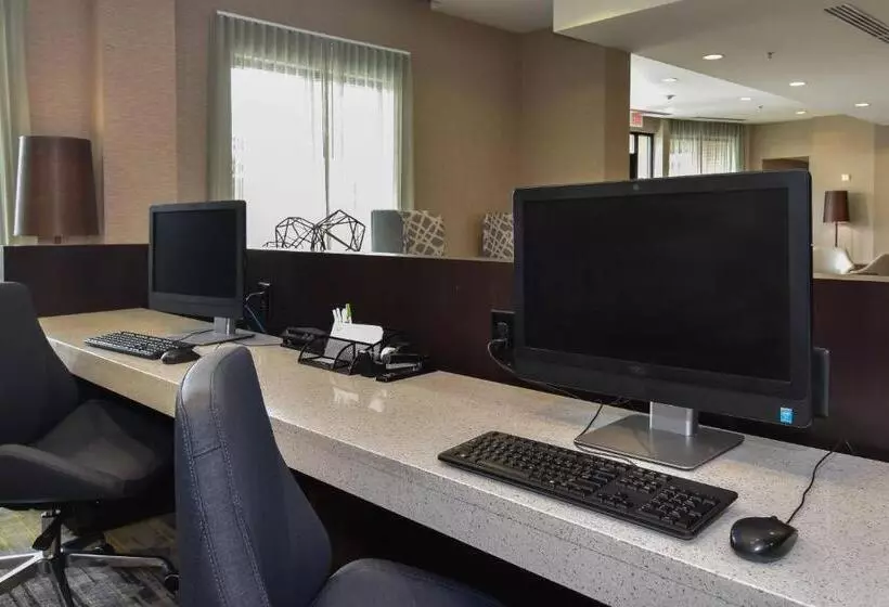 ホテル Courtyard Charlotte Concord