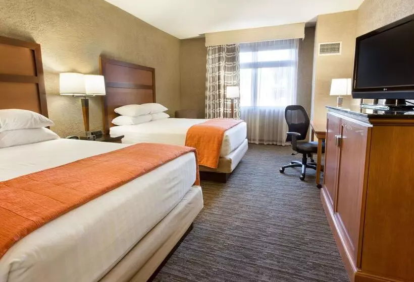 Отель Drury Inn & Suites Flagstaff