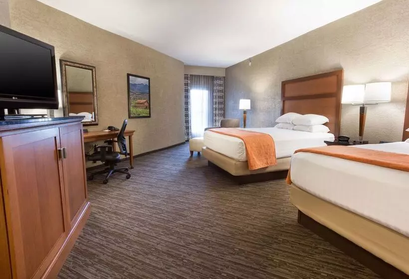Отель Drury Inn & Suites Flagstaff