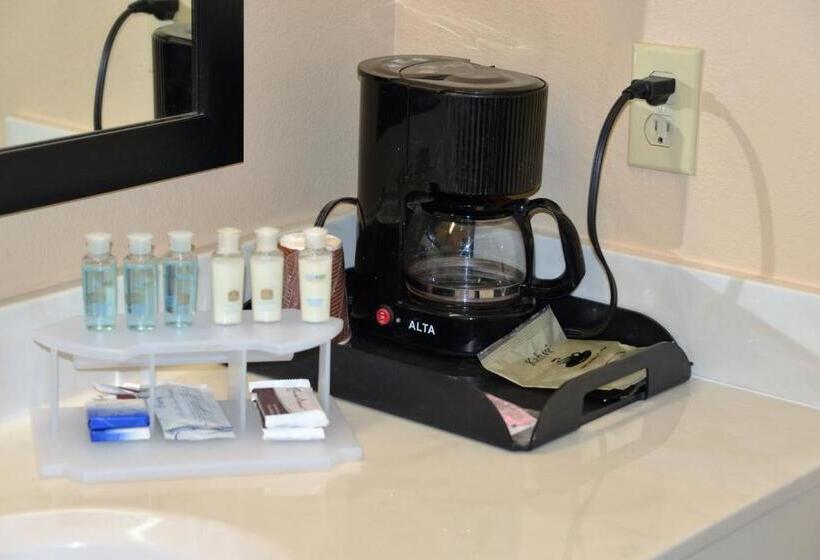 فندق Irish Inn And Suites