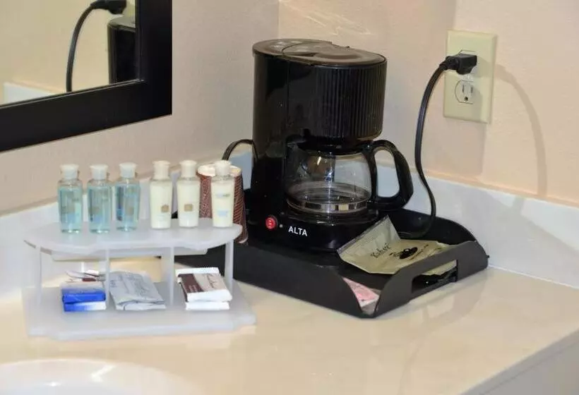 호텔 Irish Inn And Suites