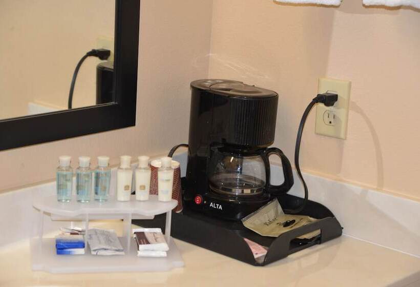 فندق Irish Inn And Suites