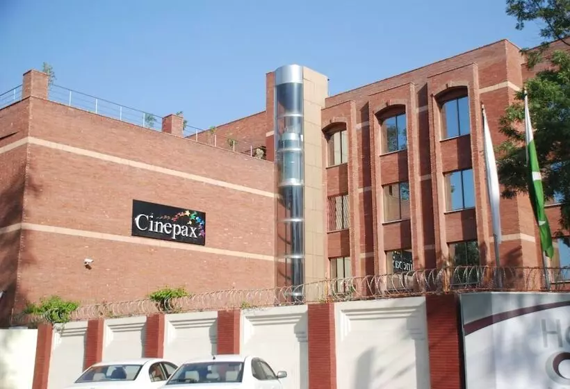 هتل One Faisalabad