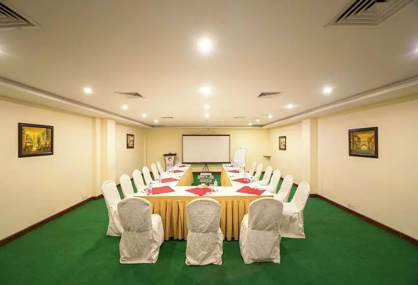 هتل One Faisalabad