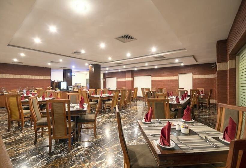 هتل One Faisalabad