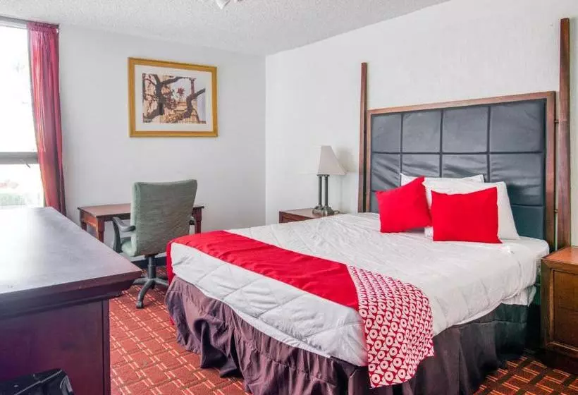 فندق OYO Townhouse Houston George Bush Intercontinental