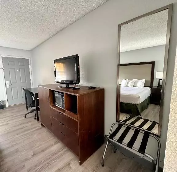 Отель Silver Queen Inn