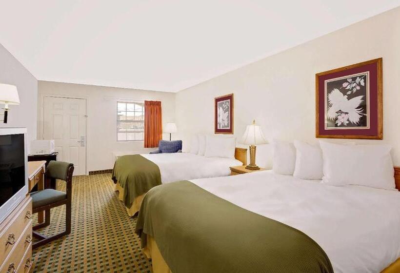 Отель Silver Queen Inn