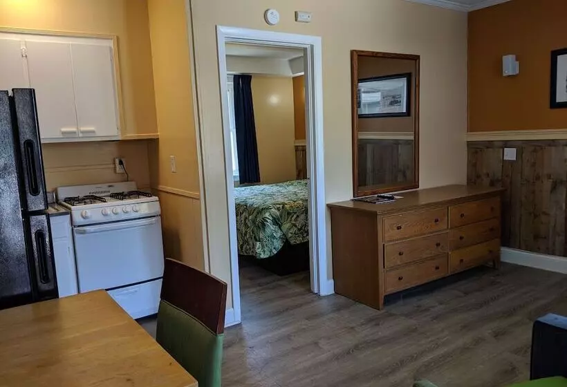 מוטל Colonial Inn