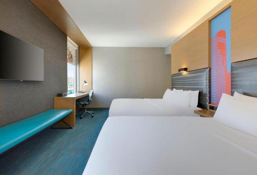 Aloft Hotel Milwaukee Downtown