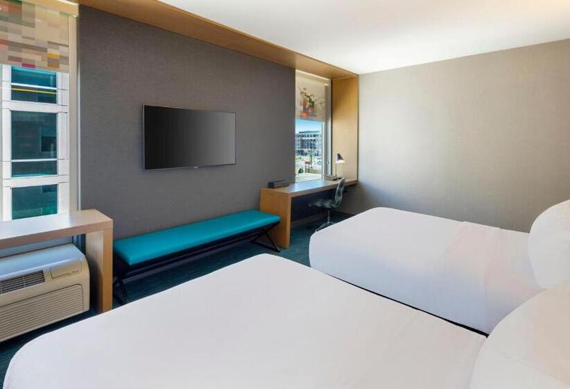 Aloft Hotel Milwaukee Downtown