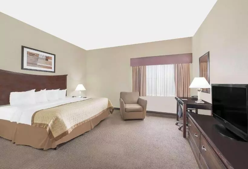 ホテル Baymont By Wyndham Snyder