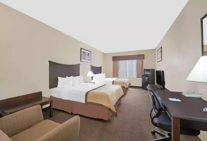 ホテル Baymont By Wyndham Snyder