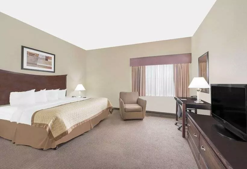 ホテル Baymont By Wyndham Snyder