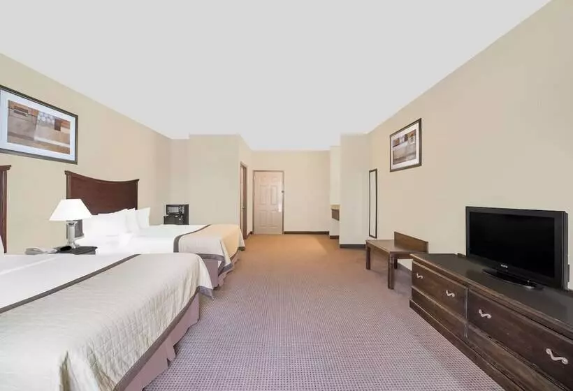 ホテル Baymont By Wyndham Snyder