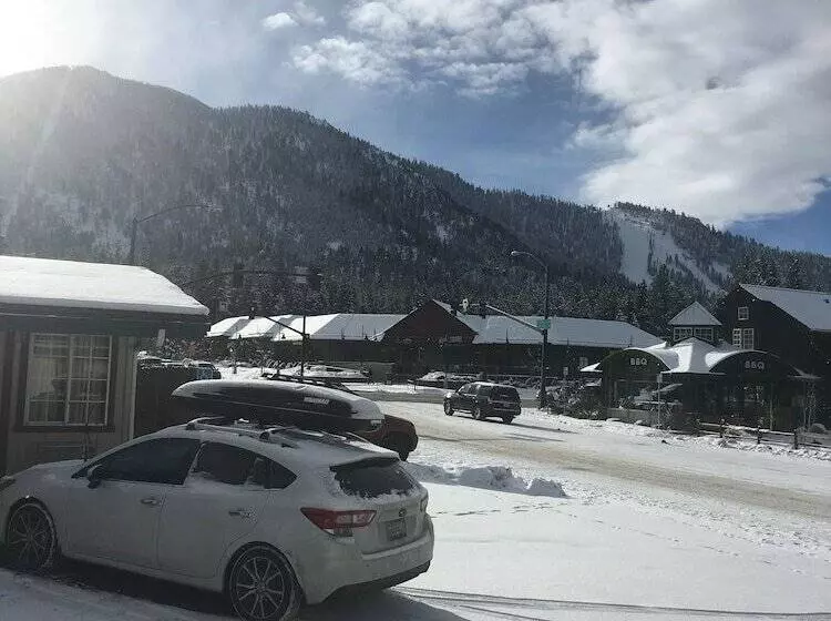 酒店 Black Jack Inn