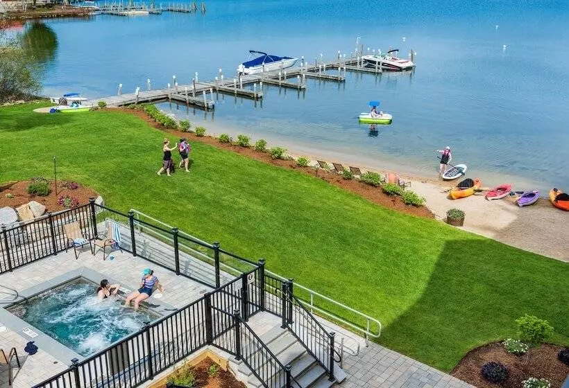 ホテル Center Harbor Inn