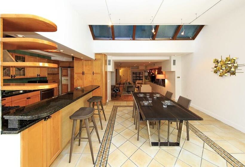 酒店 Chelsea Pines Inn