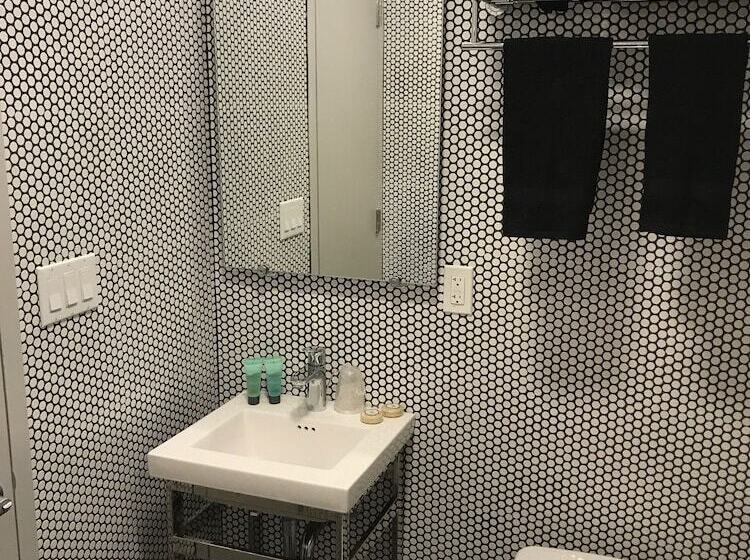 酒店 Chelsea Pines Inn